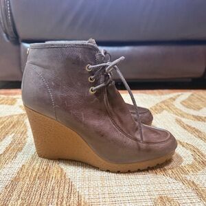 Michael Kors leather bootie wedge, brown size 9.5
